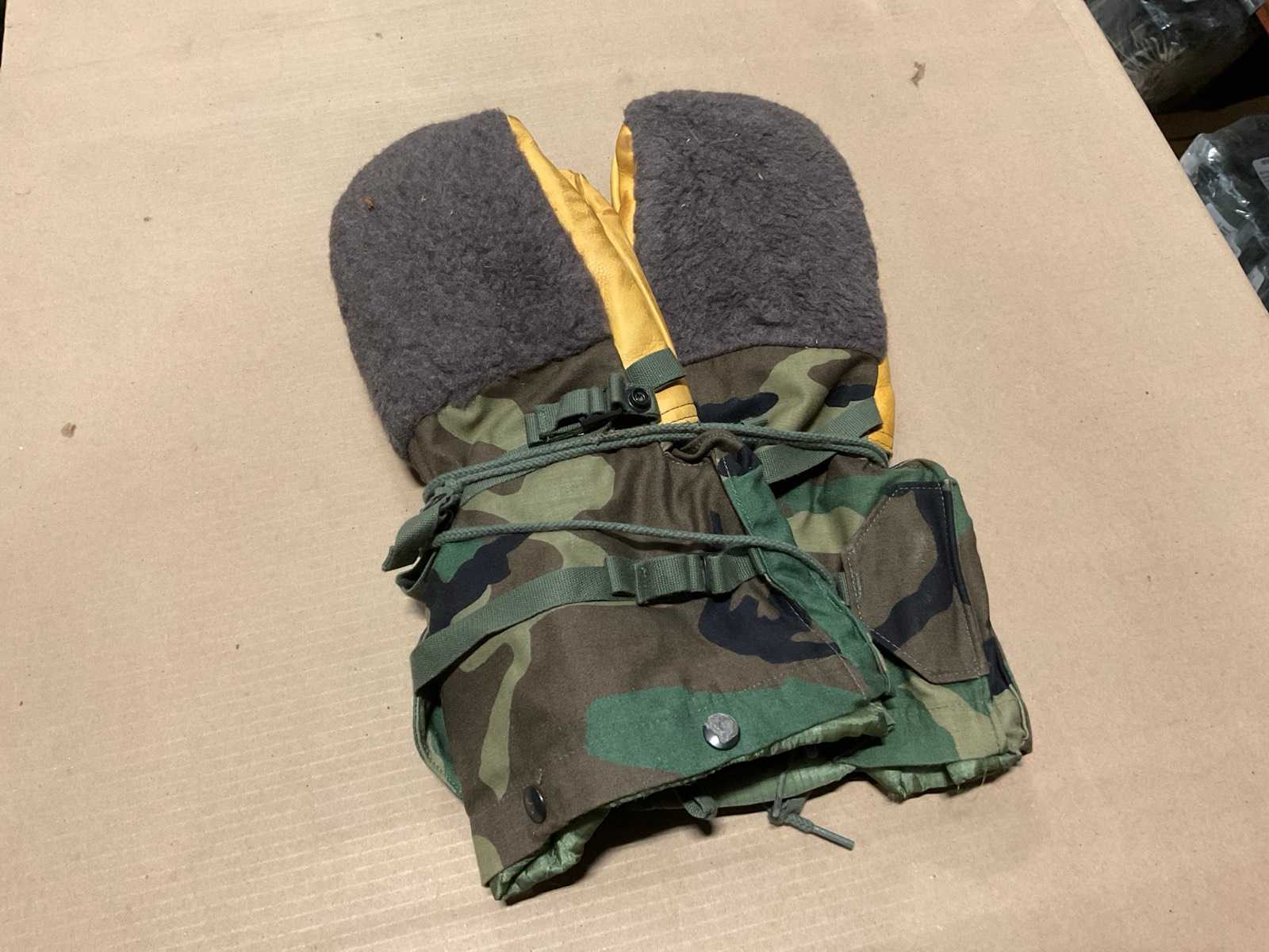 Extreme cold weather mitten set