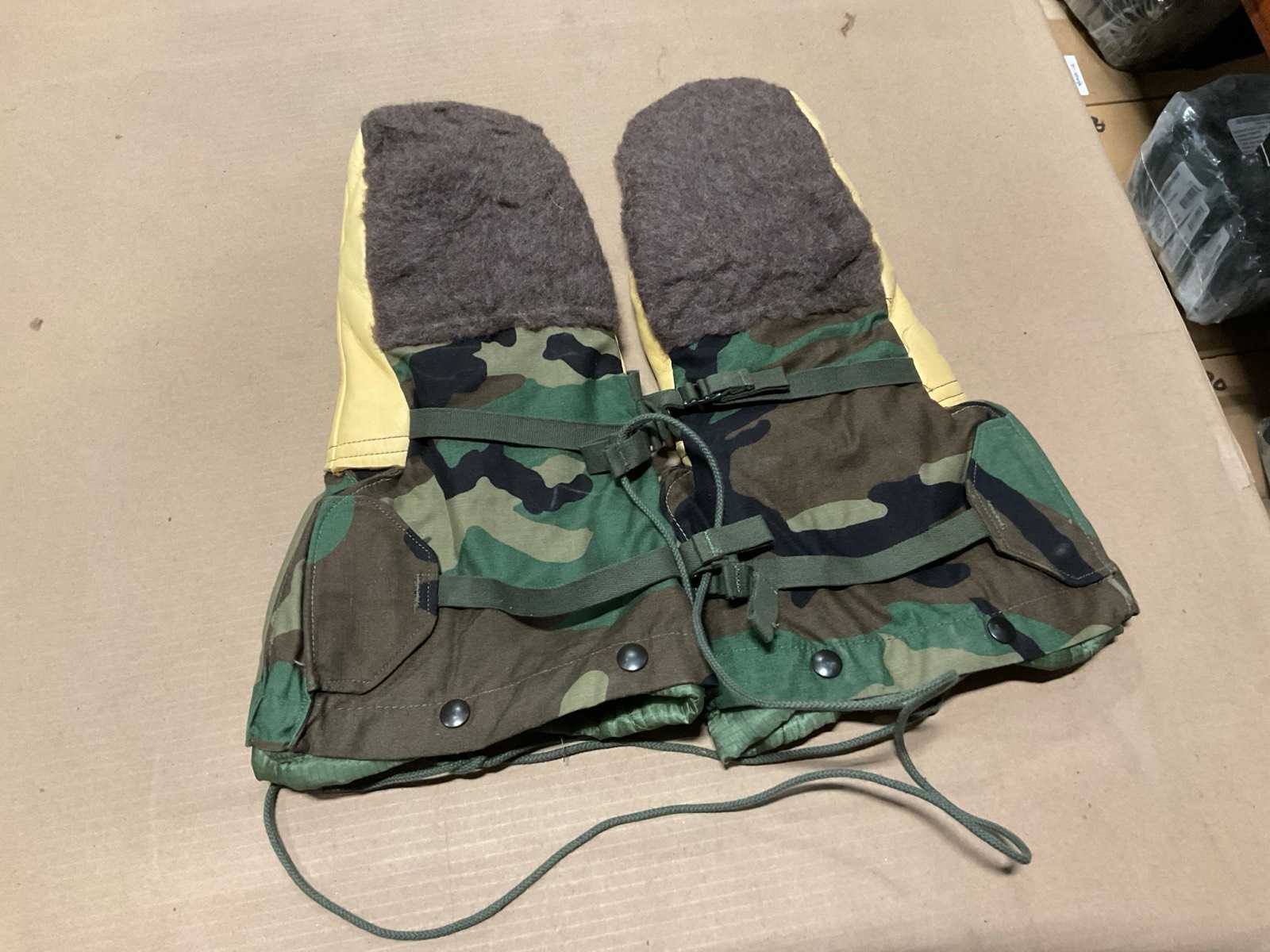 Extreme cold weather mitten set