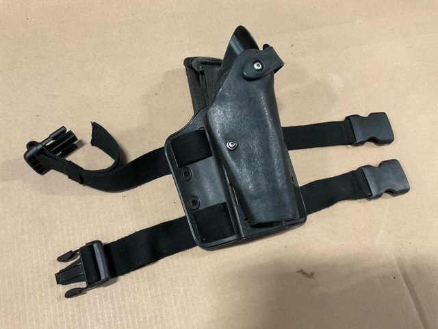 Safariland Holster (2x)