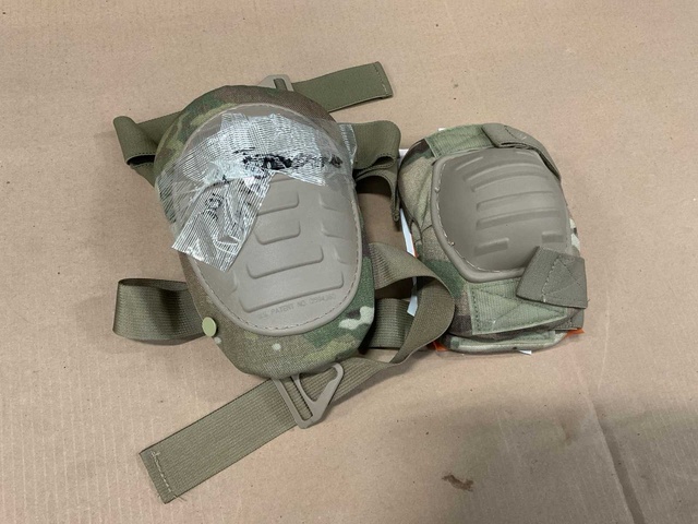 Knee and elbow pad set