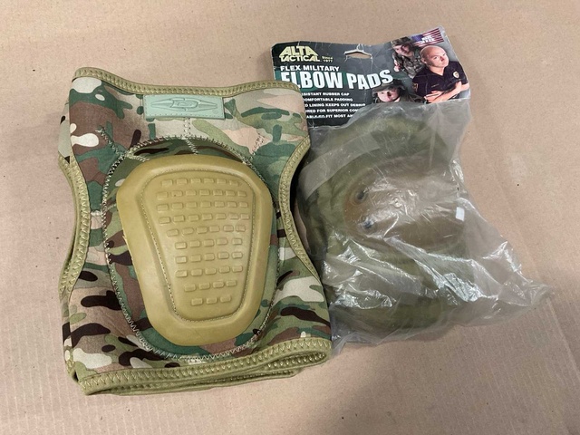 Knee and elbow pad set