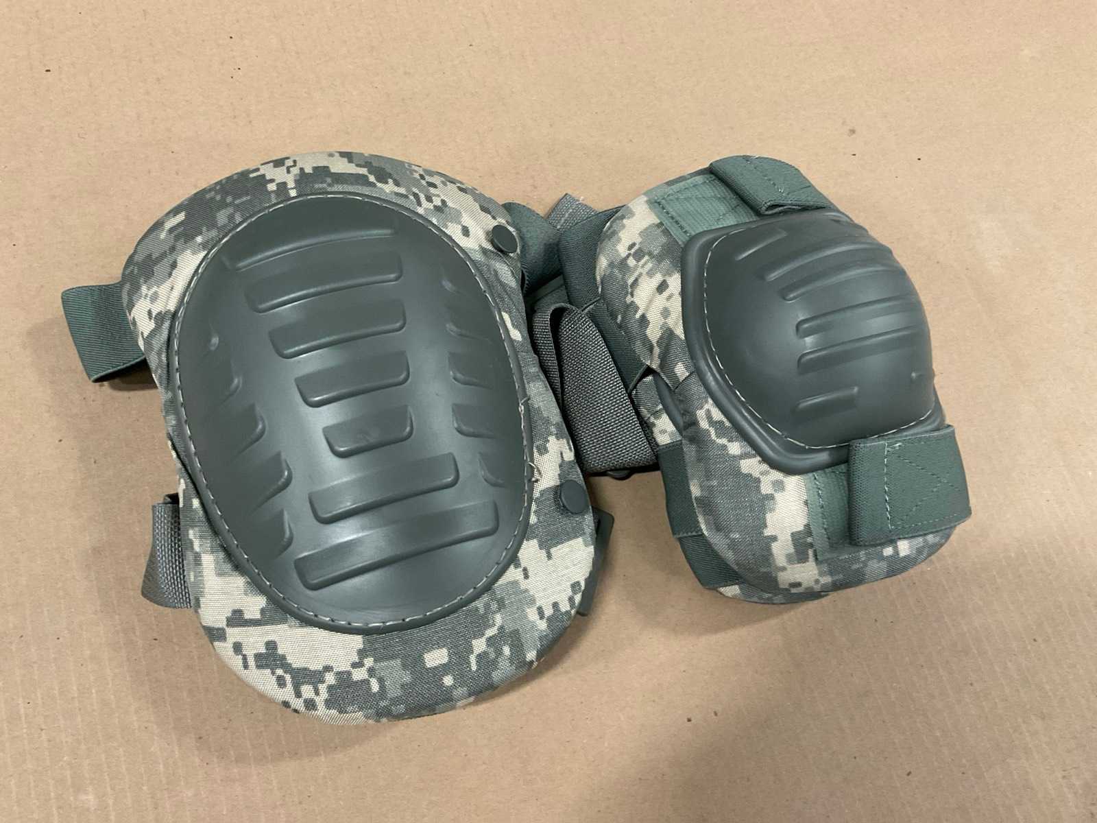 Knee and elbow pad set
