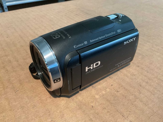 Sony HDR-CX675 Handycam