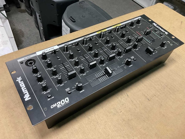 Numark CM200 Mixer