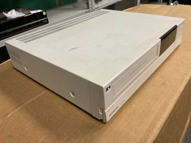 Hitachi VT-L2300E Videorecorder (2x)