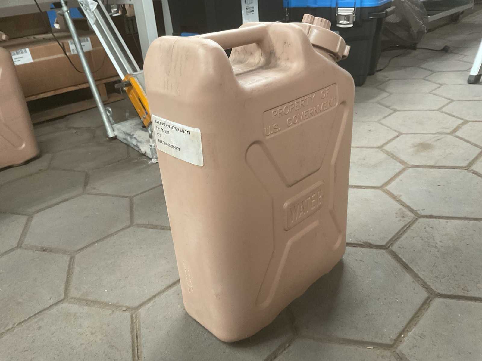Water Jerrycan (2x)