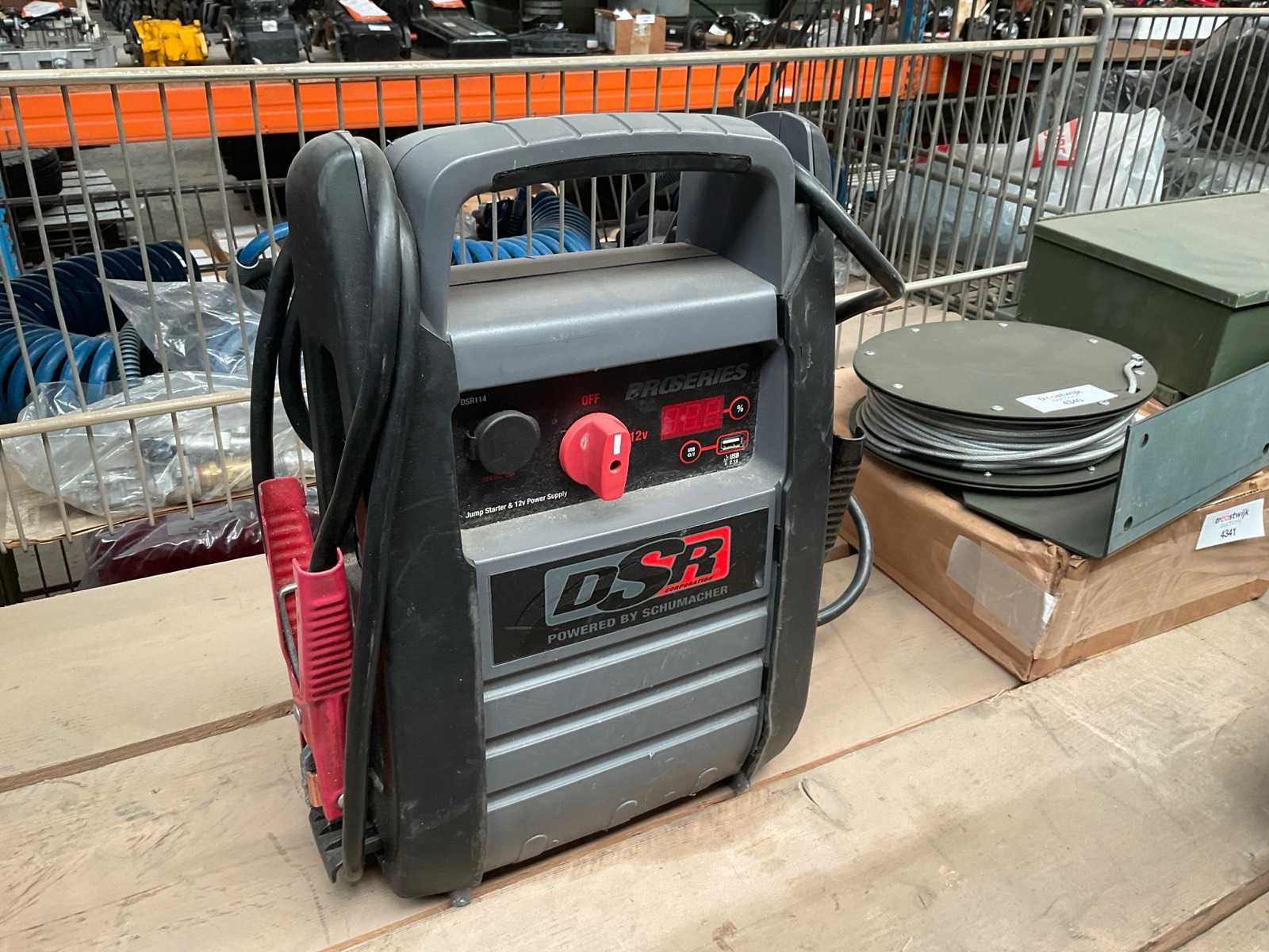 DSR 114 Acculader