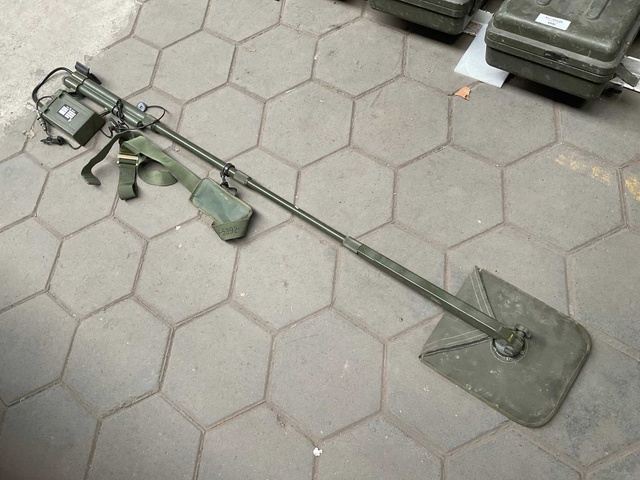 Mine detector