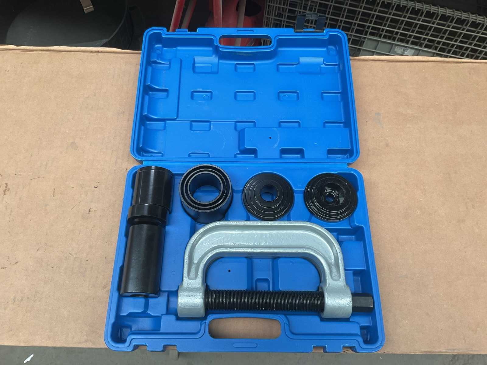 Heavy duty ball joint press remover/installer