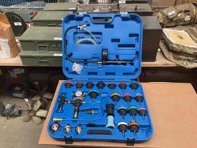 Cooling system leakage test and filling set