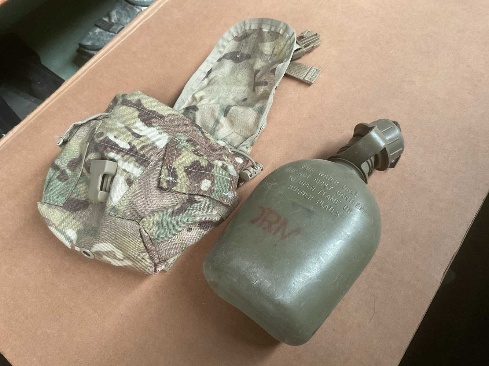 Water bottle with pouch (4x)