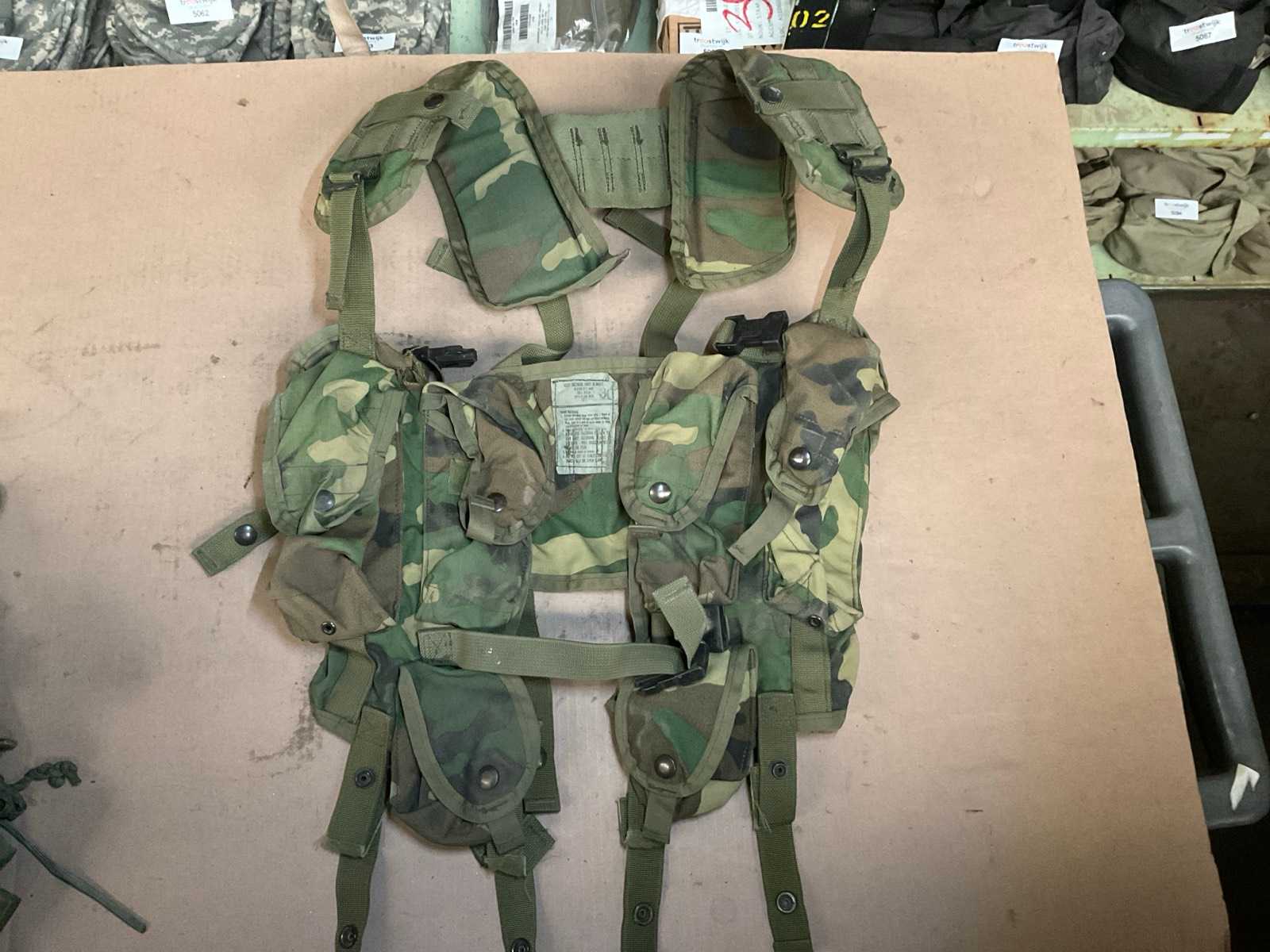 Tactical load bearing vest (4x)