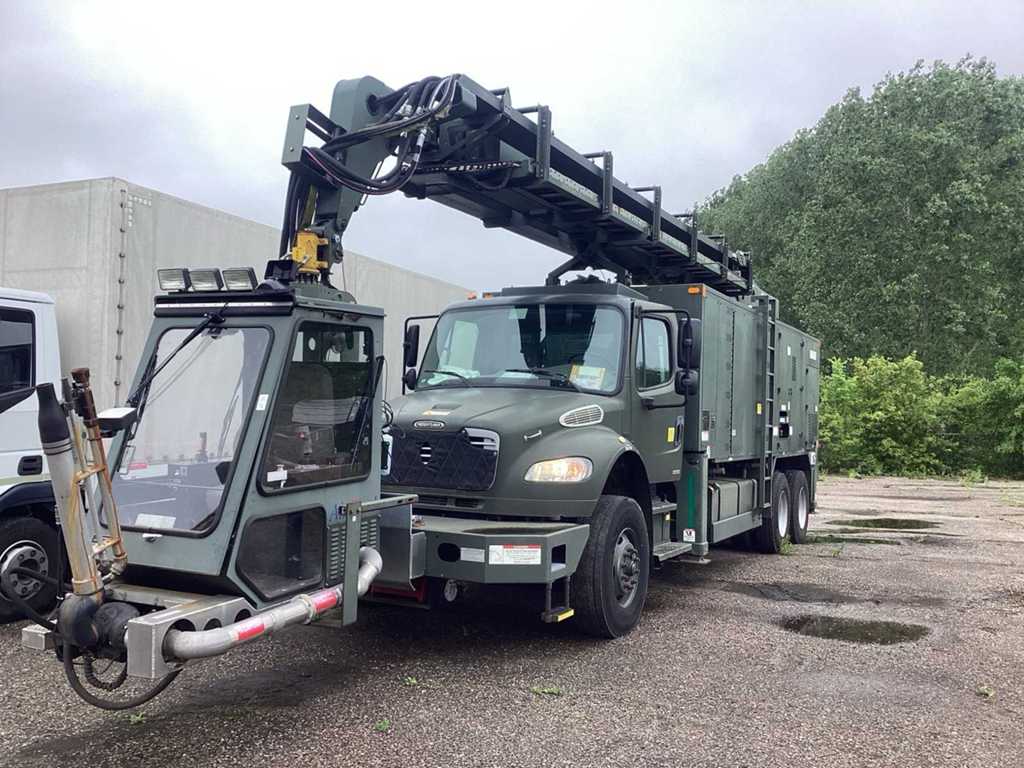 2011 Freightliner Business class M2 De-over