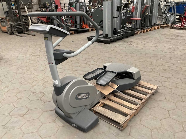 TechnoGym Wave Cardio Wave Crosstrainer