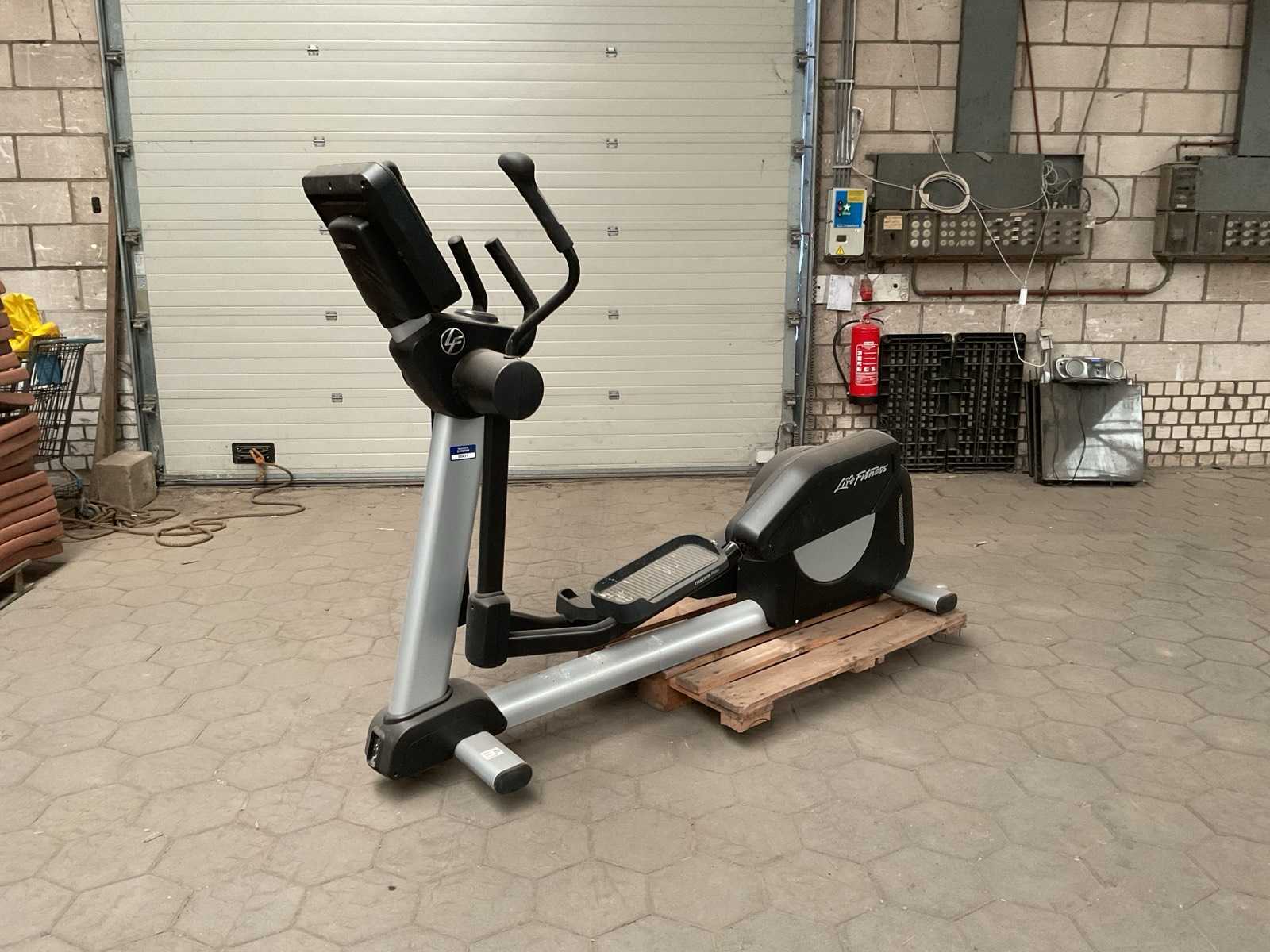 Life Fitness INX Crosstrainer
