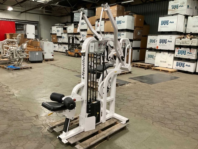 Nautilus Nitro Lat pulldown