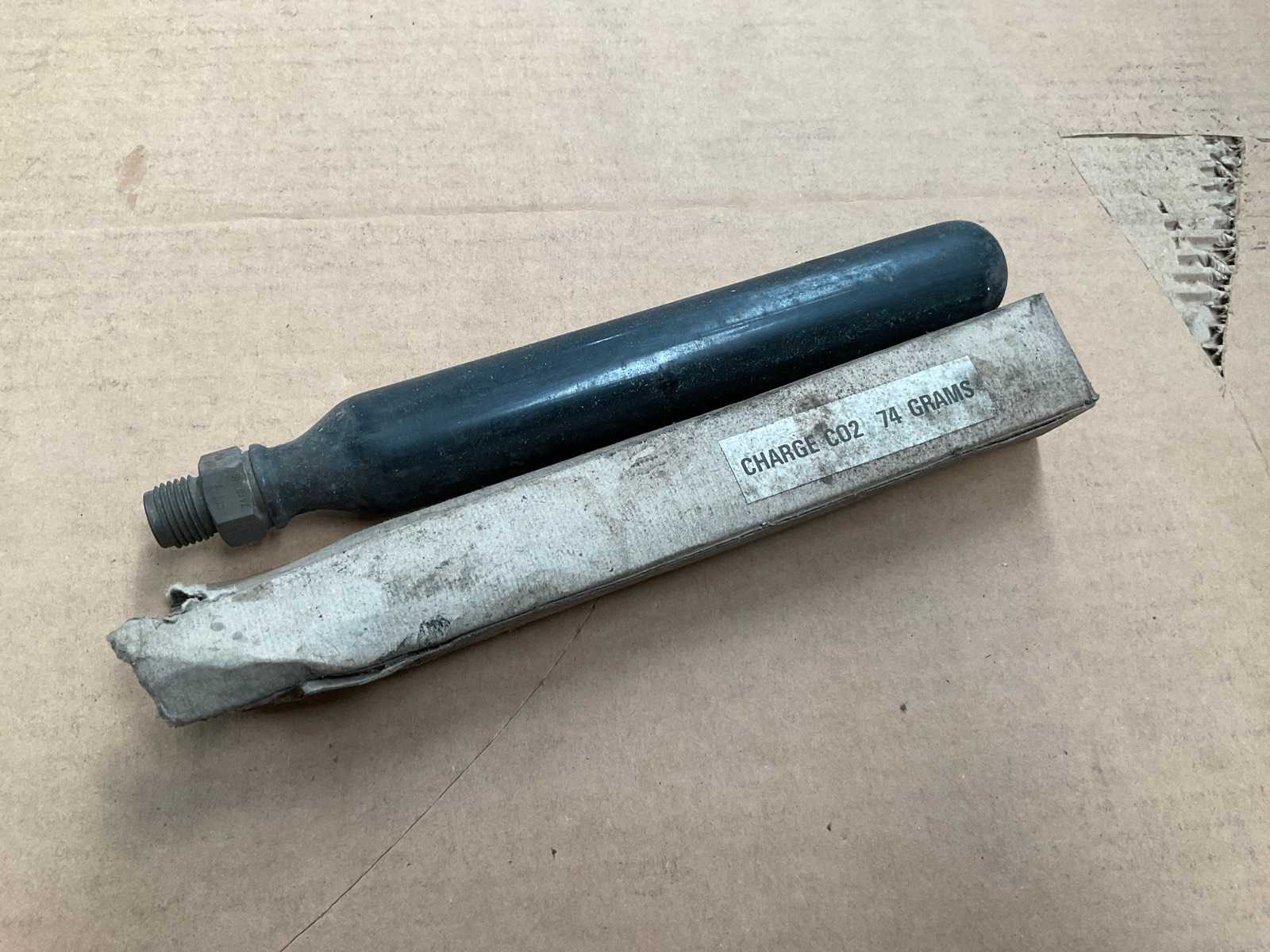 Cylinder (22x)