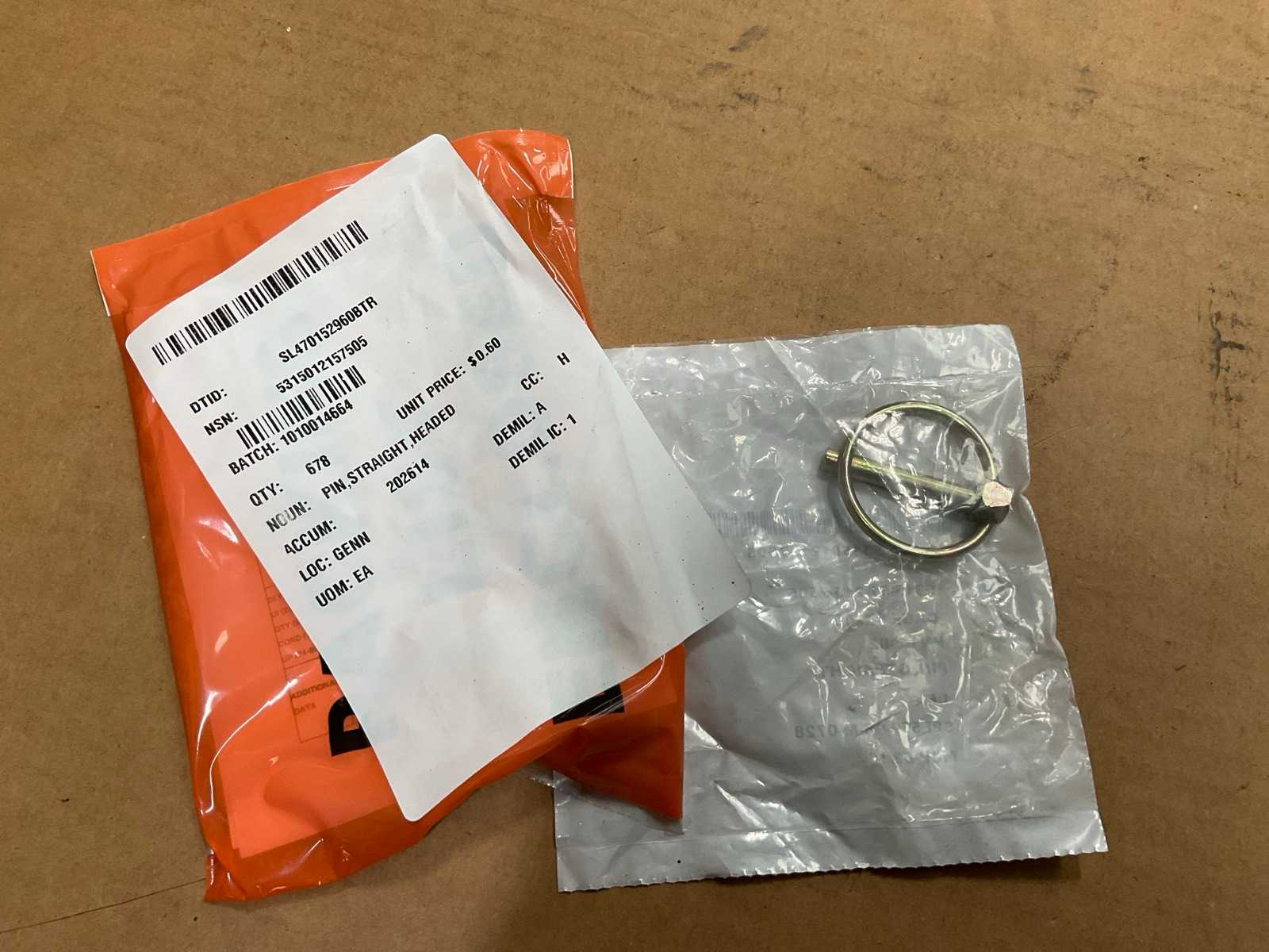 Straight headed pin (678x)
