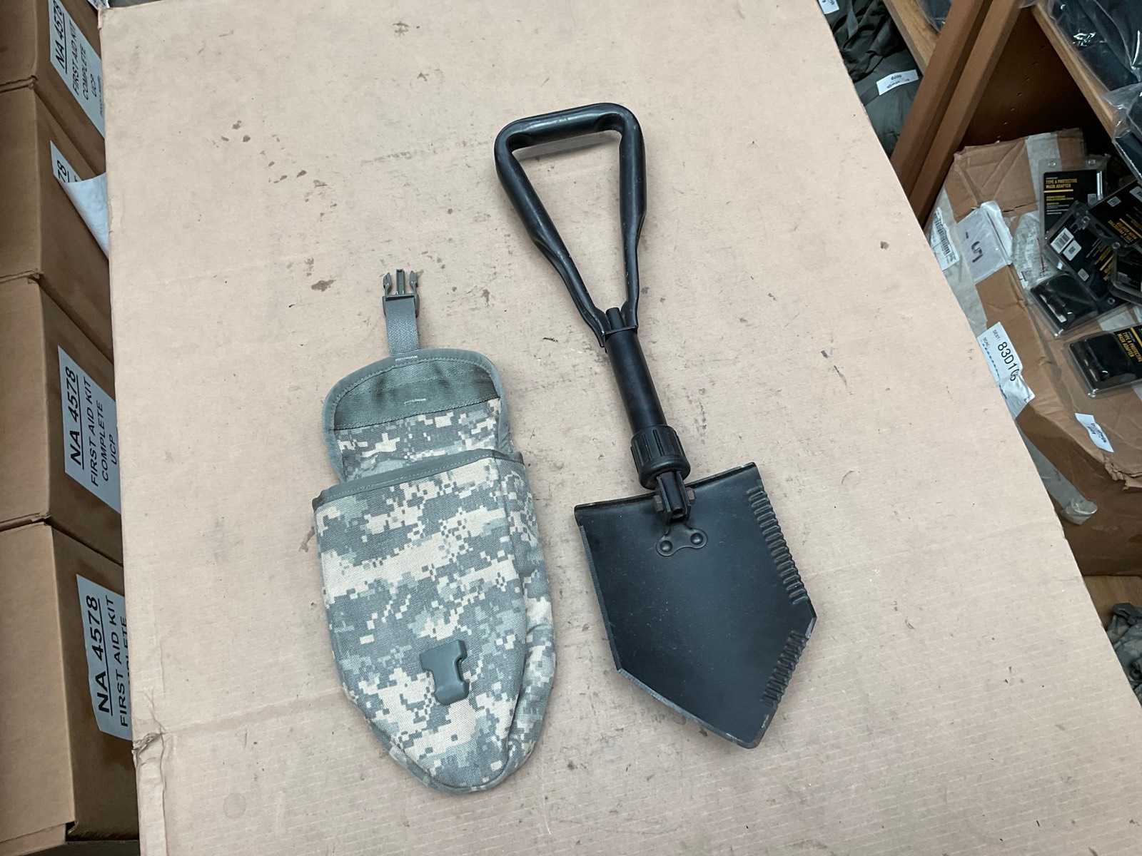 Entrenching tool with pouch UCP (2x)