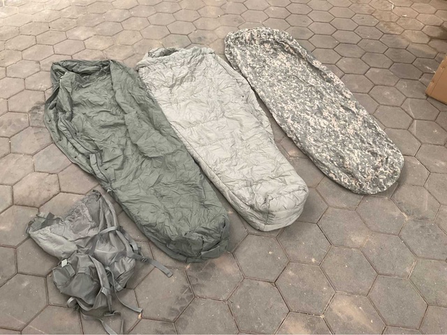 Modular sleeping bag system