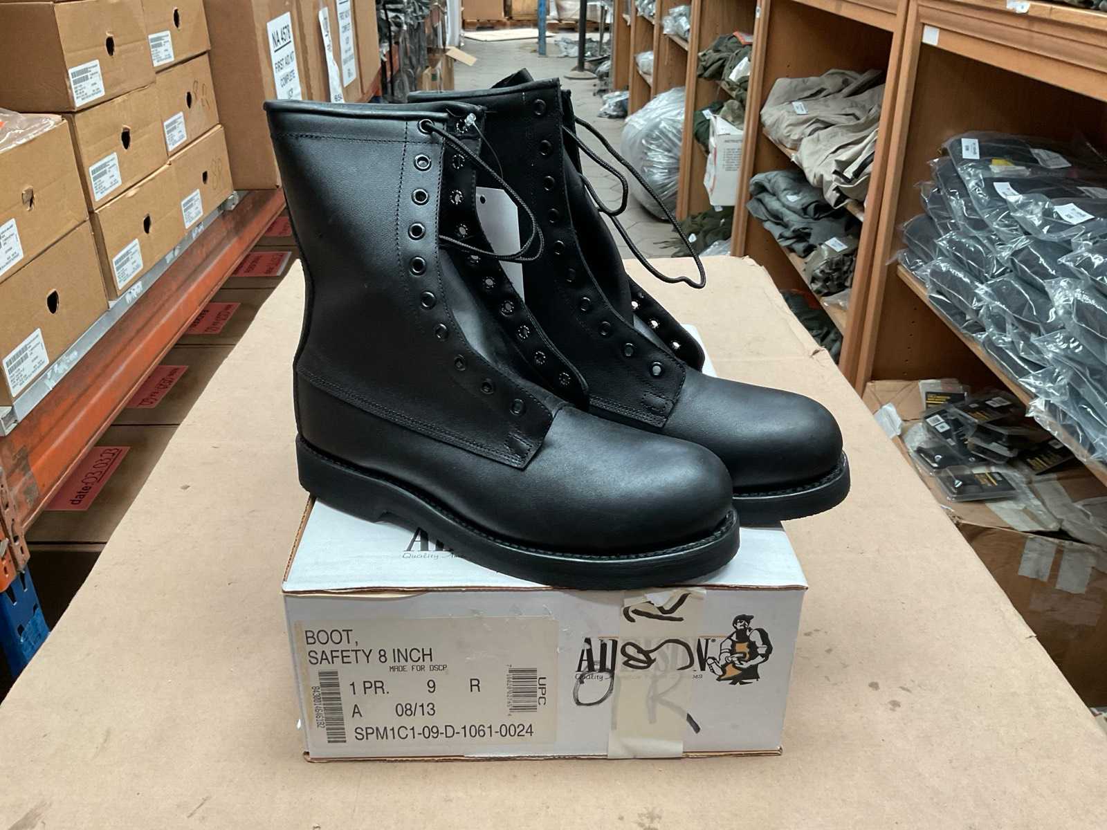 Addison Size; 9R Safety boot