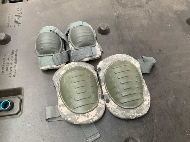 Knee and elbow pad set UCP (100x)