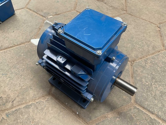 Fluxon MS2 90L-4 Elektromotor
