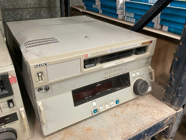 Sony DNW-A22P Videocassette player