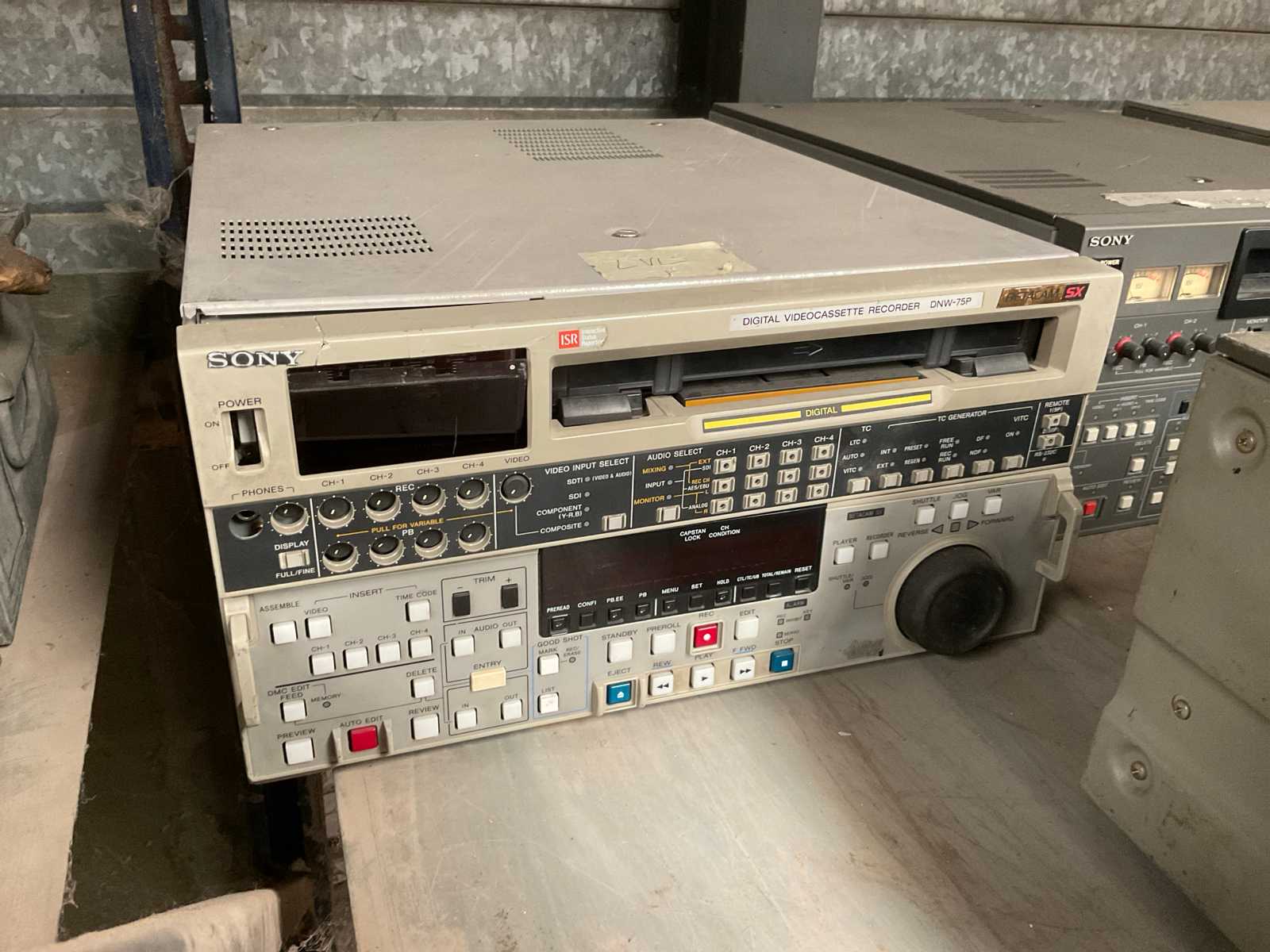 Sony DNW-75P Videocassette recorder