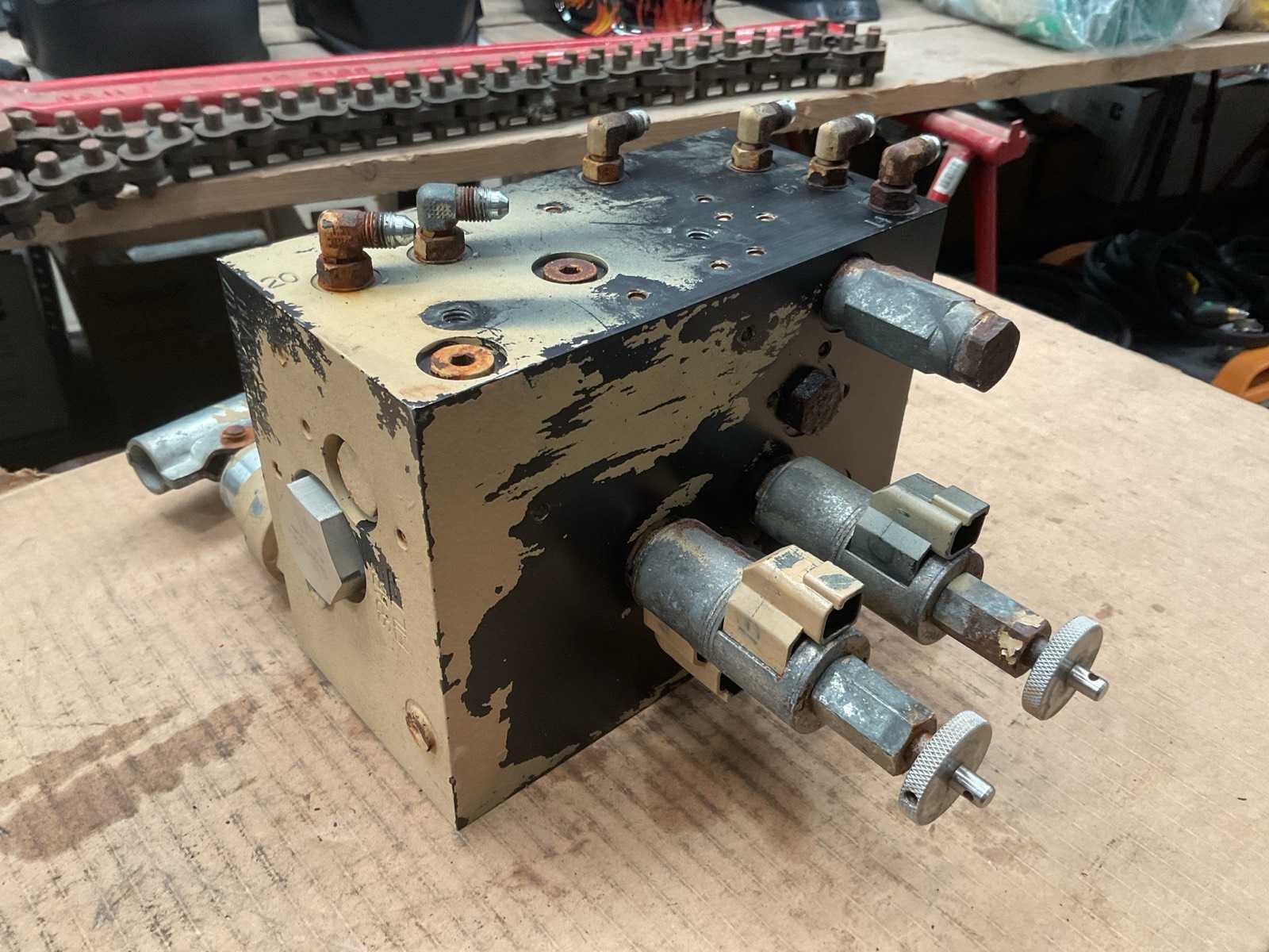 Hydraulic Manifold Assembly