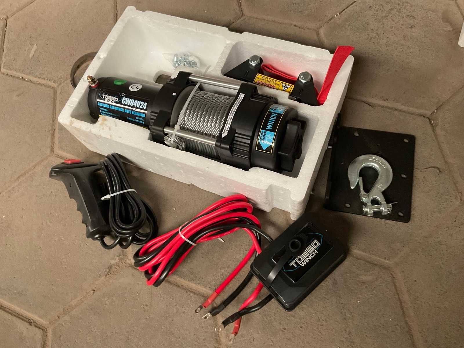 Torso CW04V24 Car winch