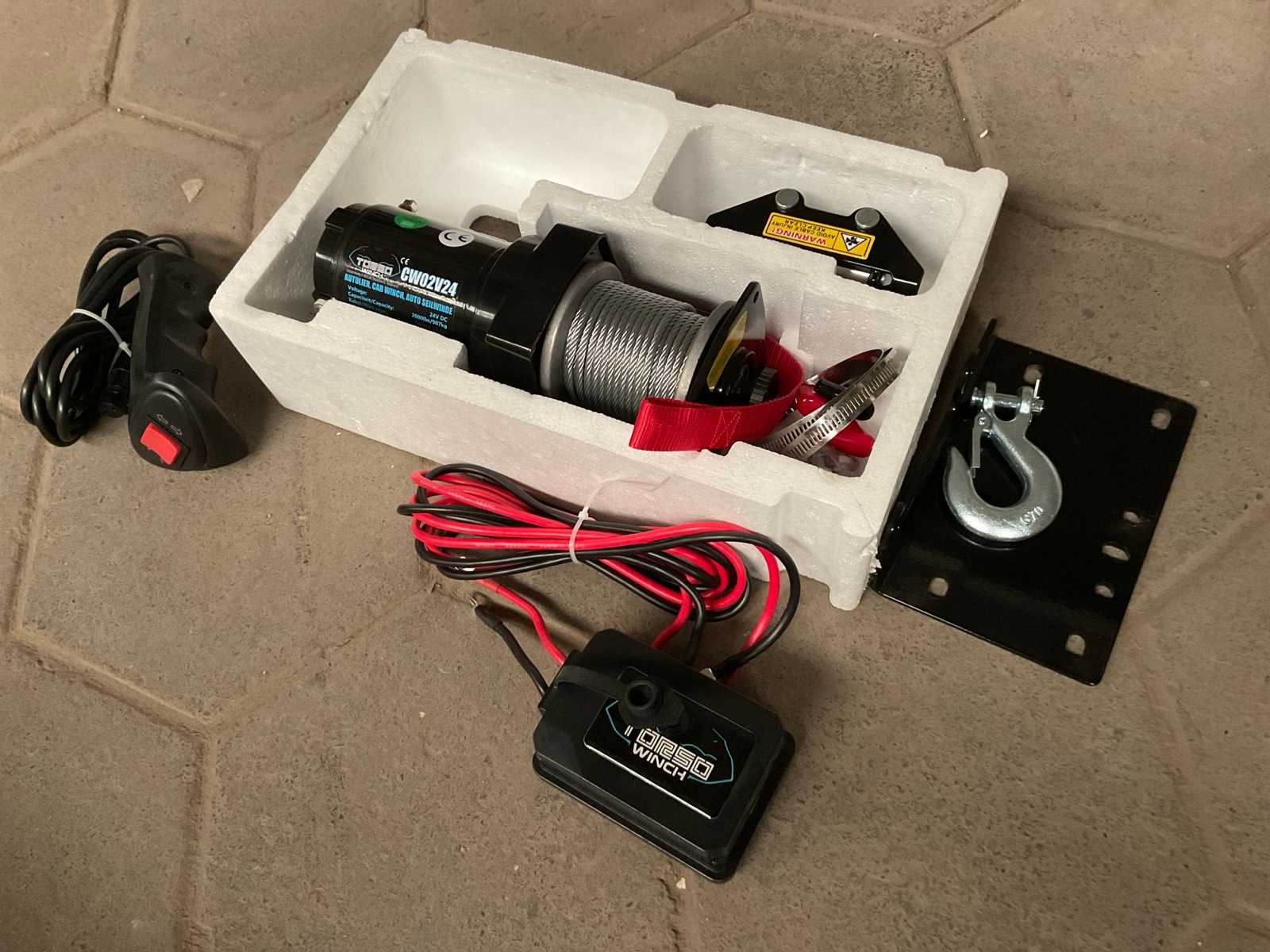 Torso CW02V24 Car winch