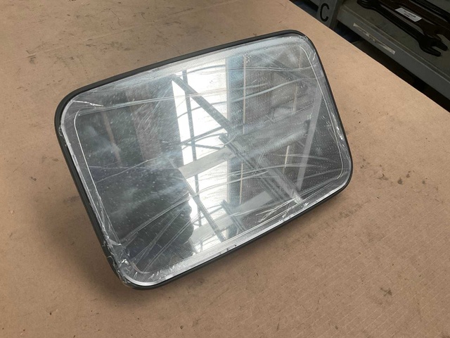 Unitruck Vehicular mirror