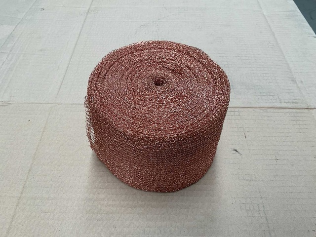 Metallic wool (7x)