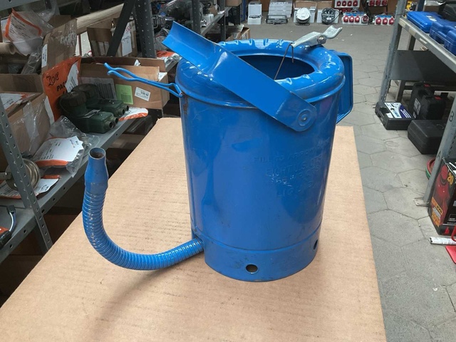 Liquid can