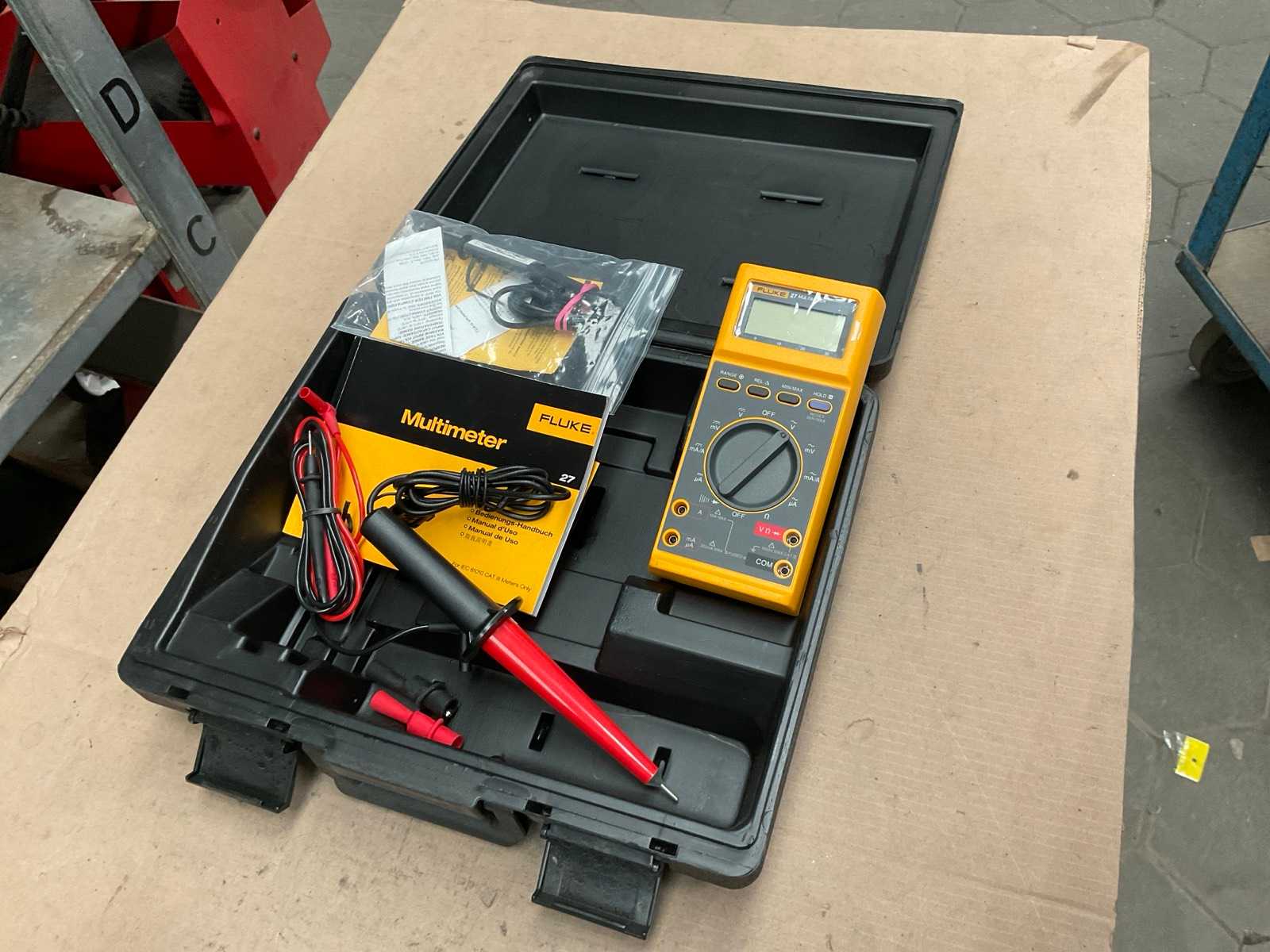 Fluke 27 Multimeter