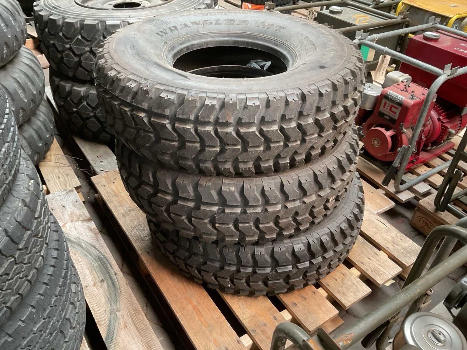 GoodYear Band (3x)