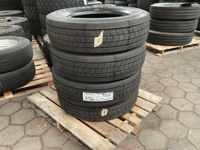 GoodYear Band (4x)