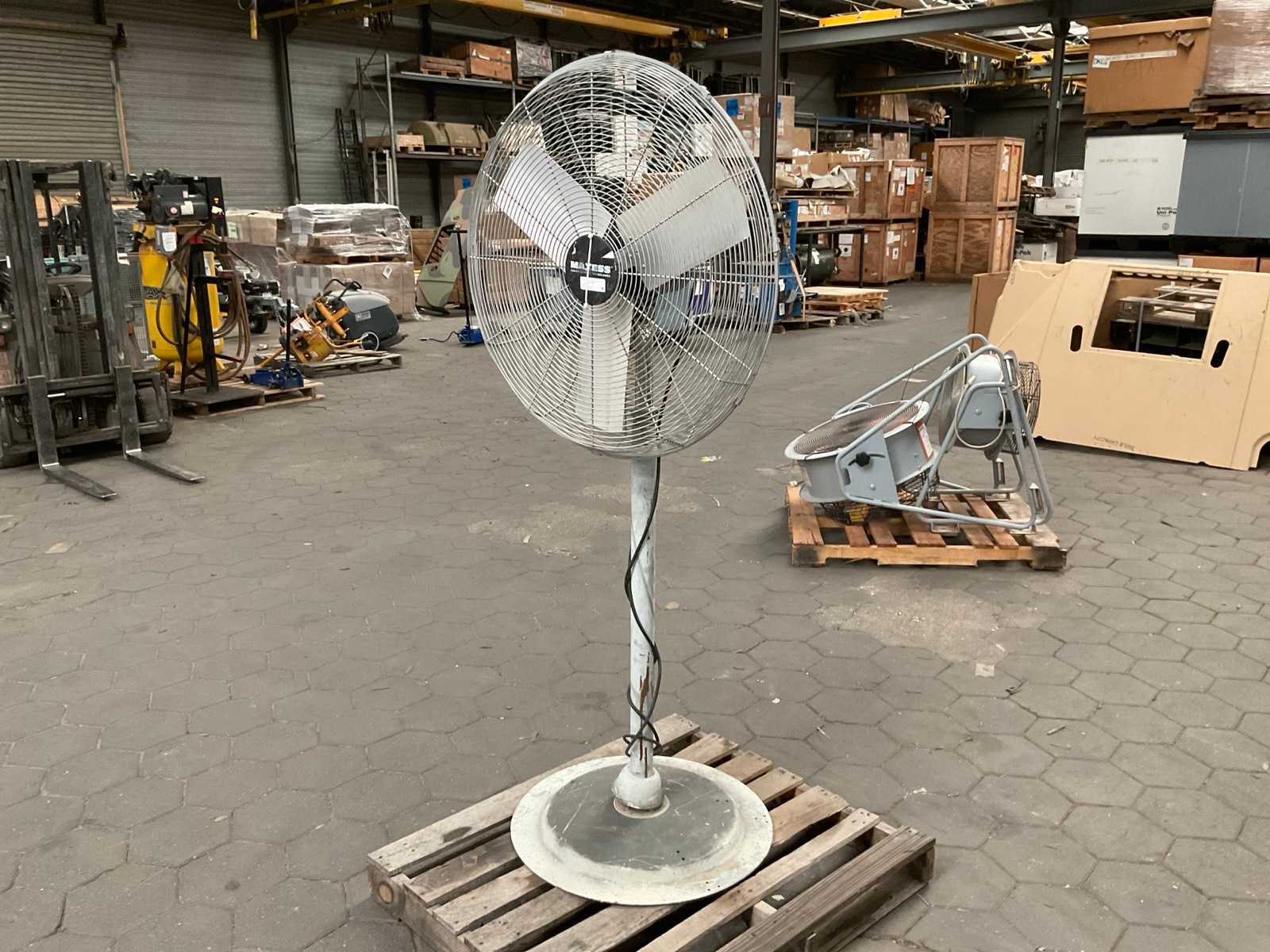 Maxess T6045x 1/3 Ventilator