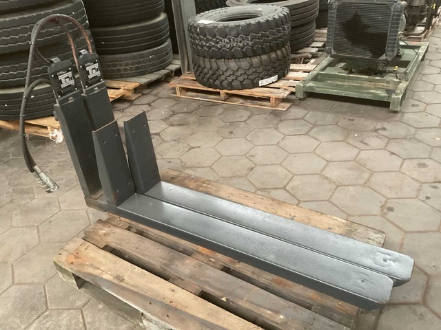 2011 GripTech TFG2-30-1375-1125 Set Uitschuifbare heftrucklepels
