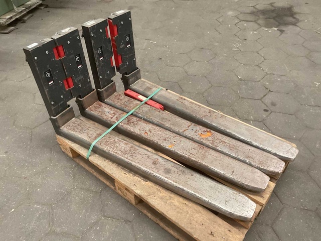 Vetter / Ravas Heftruckvorkenset met een weegsysteem
