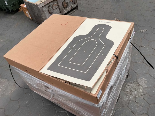 Silhouette gun target (5000x)