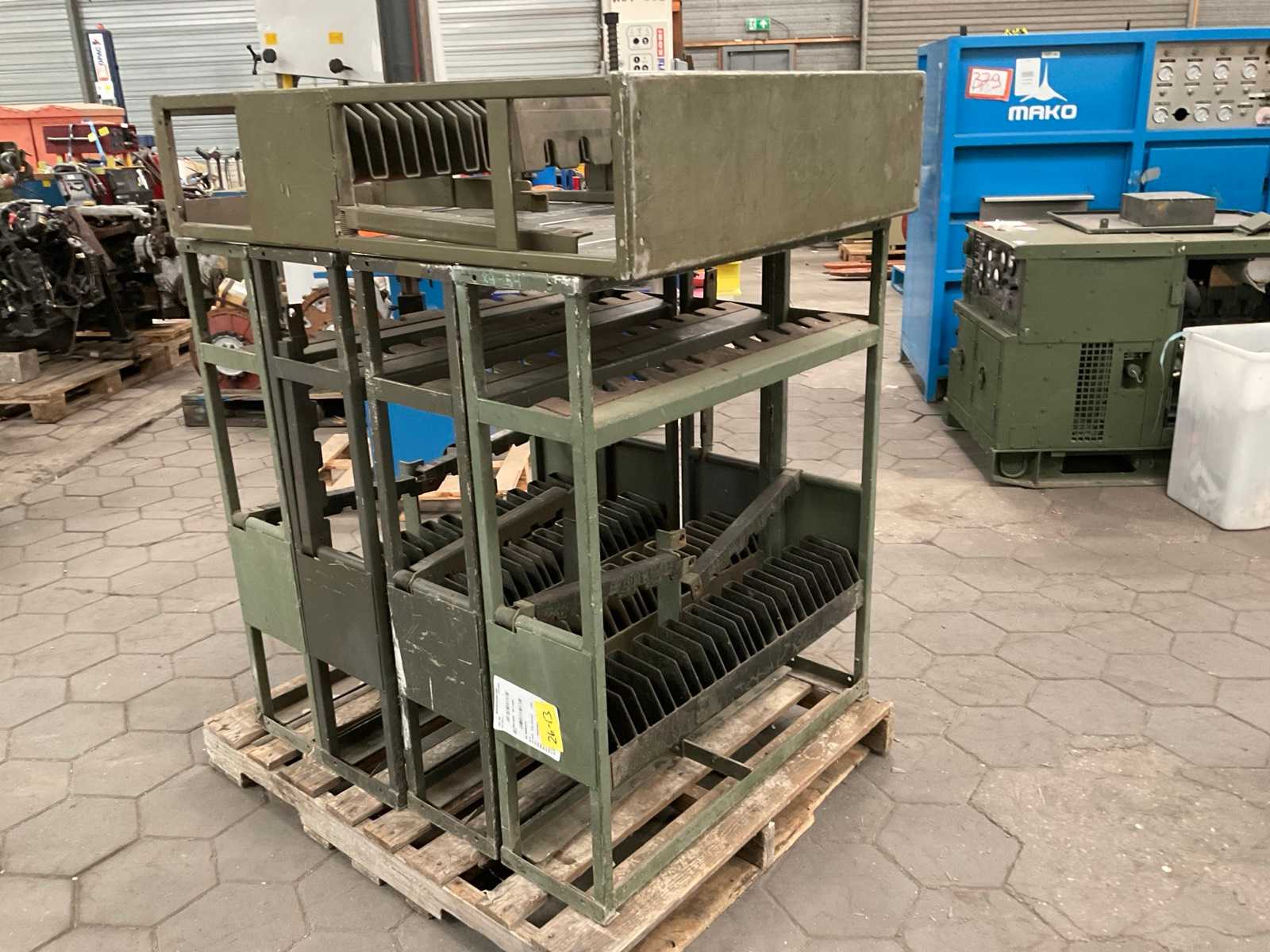 Storage rack small arms (4x)