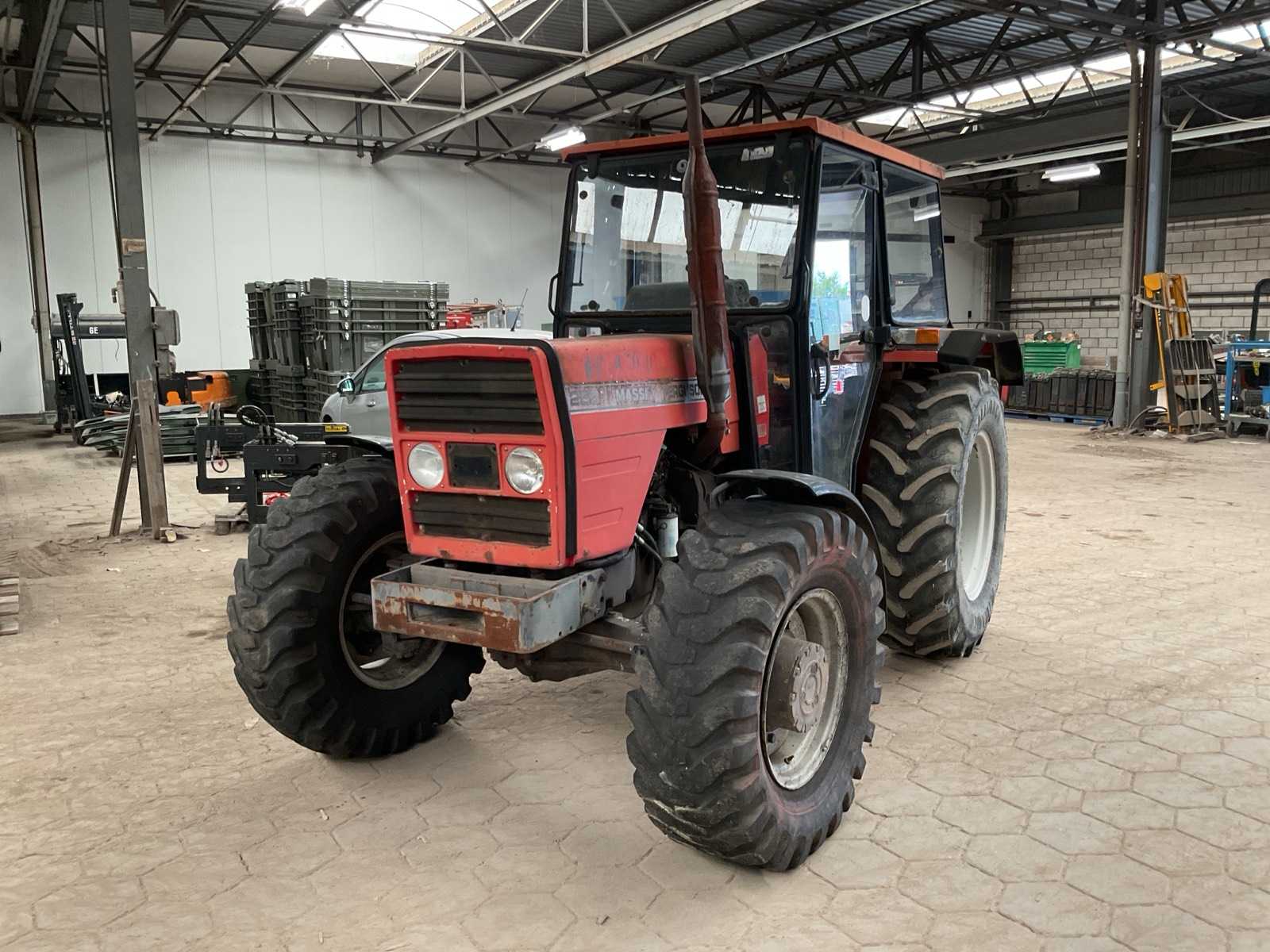 Massey Ferguson 253 tractor