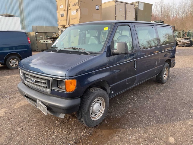 2005 Ford E-150 xl Bus