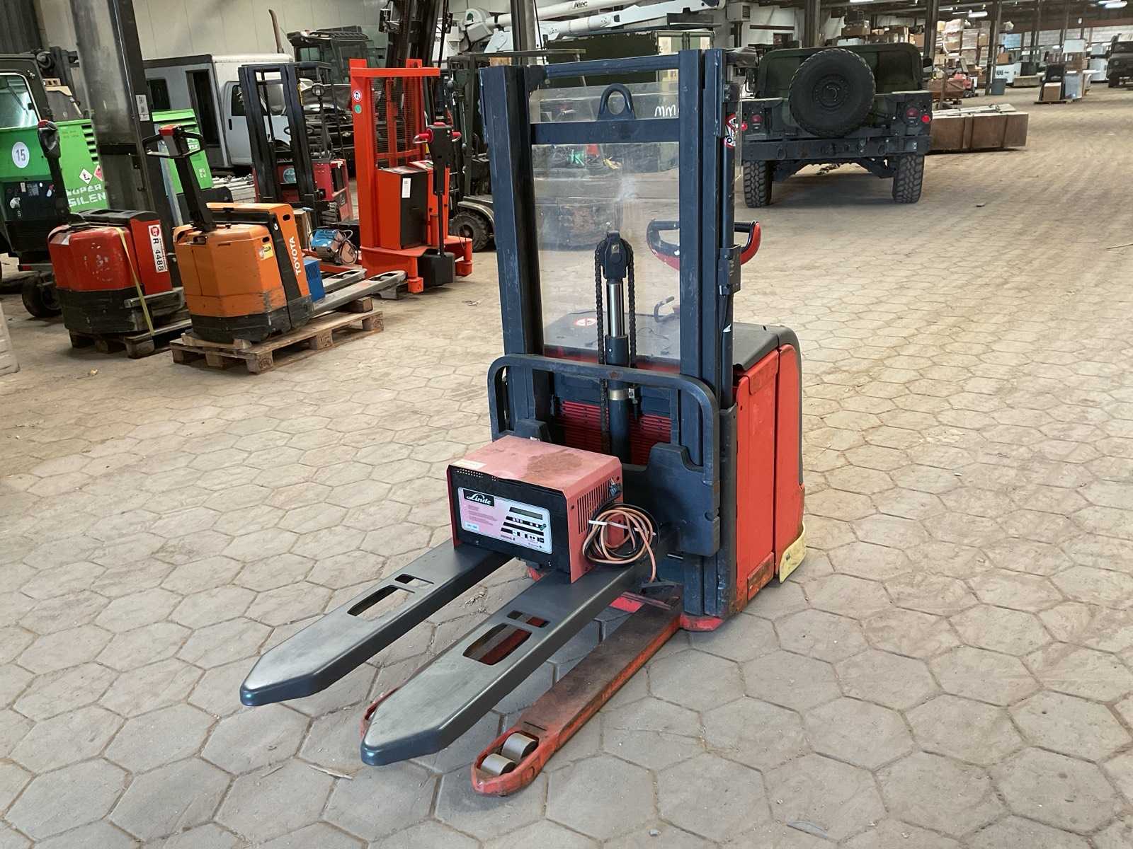 2012 Linde L14 Stapelaar
