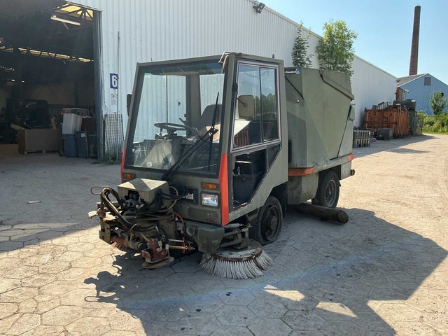 1989 Rolba 1500 Zelfrijdende veegmachine