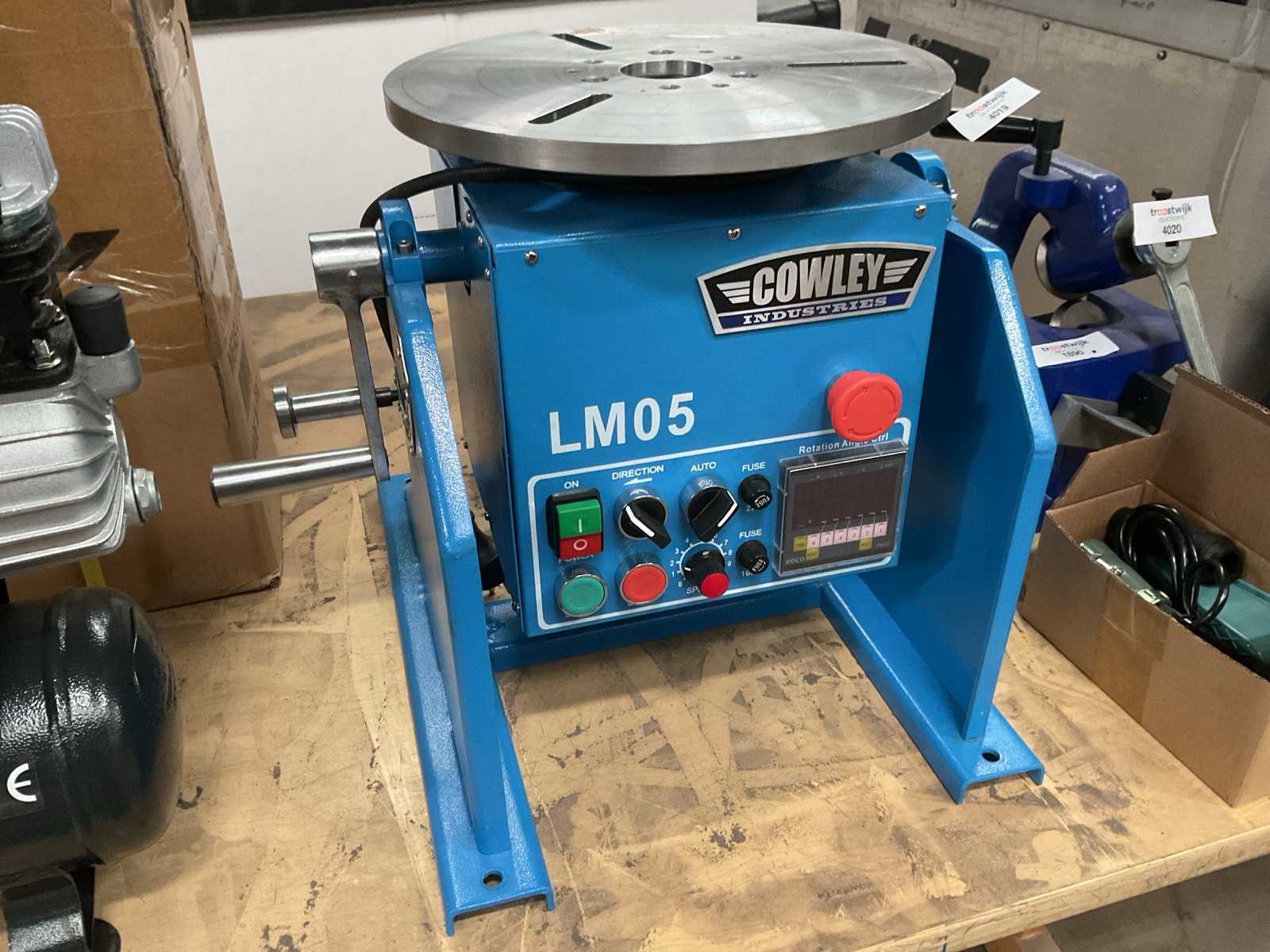 Cowley LM05 Lasmanipulator