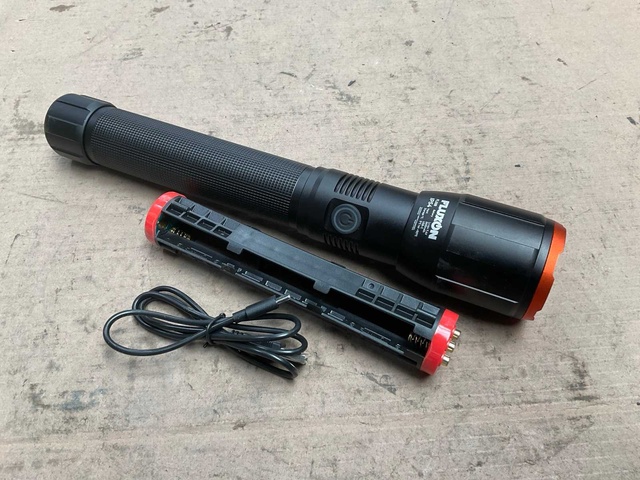 Fluxon FL50B Zaklamp