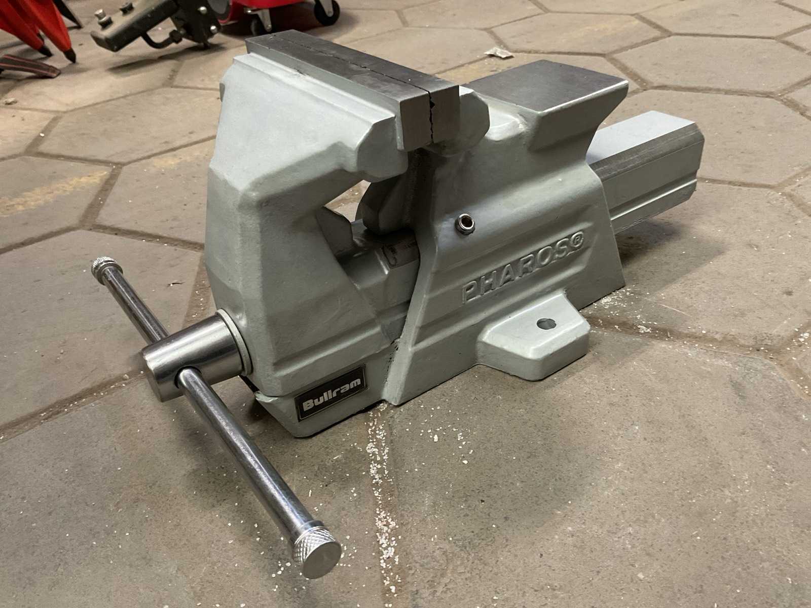 Bullram Bankschroef